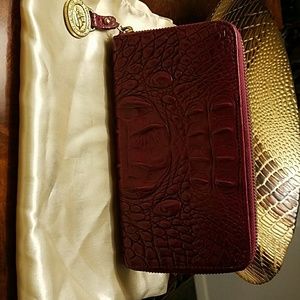 Brahmin croc wallet